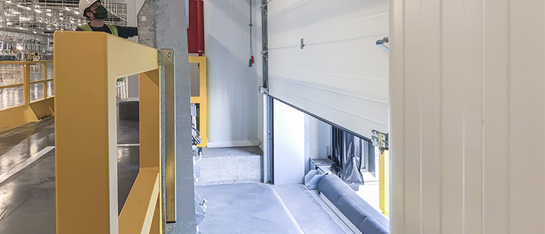 Clean pits with the vertical loading dock ramp
